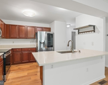 171 Vernon Court - Photo Thumbnail 6
