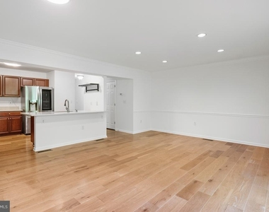 171 Vernon Court - Photo Thumbnail 4