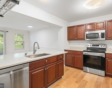 171 Vernon Court - Photo Thumbnail 7