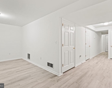171 Vernon Court - Photo Thumbnail 22