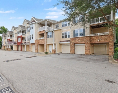 2810 Bedford Green Drive - Photo Thumbnail 1