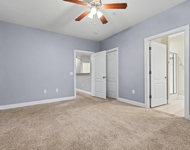 2810 Bedford Green Drive - Photo Thumbnail 12