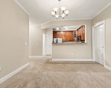 2810 Bedford Green Drive - Photo Thumbnail 6