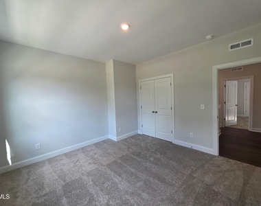 520 Everglow Lane - Photo Thumbnail 23