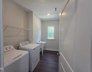 520 Everglow Lane - Photo Thumbnail 10