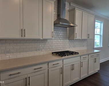 520 Everglow Lane - Photo Thumbnail 6