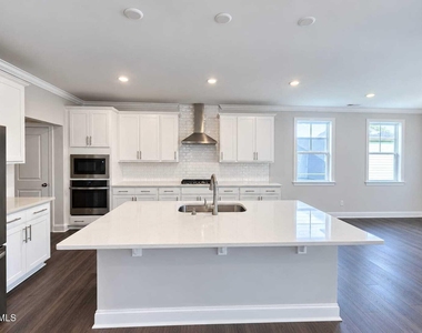 520 Everglow Lane - Photo Thumbnail 4