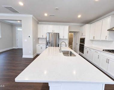 520 Everglow Lane - Photo Thumbnail 5
