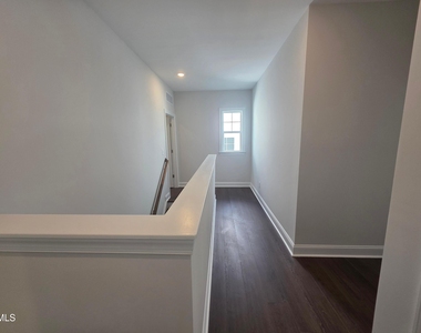 520 Everglow Lane - Photo Thumbnail 11