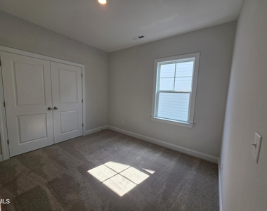 520 Everglow Lane - Photo Thumbnail 18