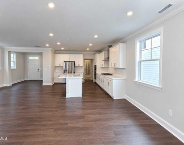 520 Everglow Lane - Photo Thumbnail 3