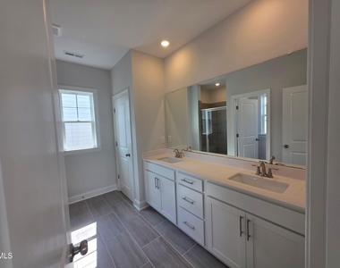 520 Everglow Lane - Photo Thumbnail 14