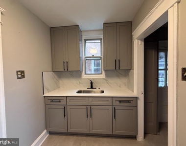 7060 Ruskin Lane - Photo Thumbnail 3