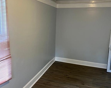 1133 Pine Lane - Photo Thumbnail 5