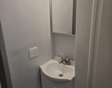 2621 W 6th Street - Photo Thumbnail 7