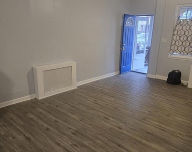 2621 W 6th Street - Photo Thumbnail 9