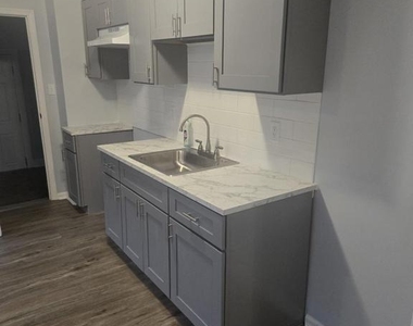 2621 W 6th Street - Photo Thumbnail 12