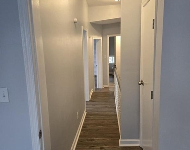 2621 W 6th Street - Photo Thumbnail 3