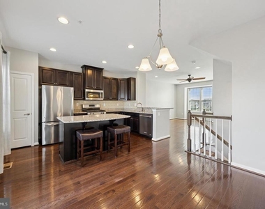 641 Washington Square - Photo Thumbnail 6