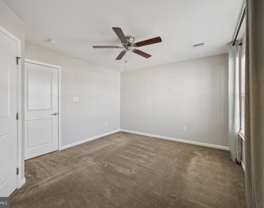 641 Washington Square - Photo Thumbnail 12