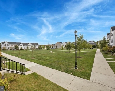 641 Washington Square - Photo Thumbnail 1