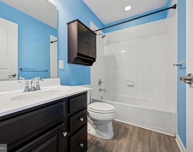 641 Washington Square - Photo Thumbnail 23