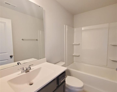 6004 Giddings Street - Photo Thumbnail 6
