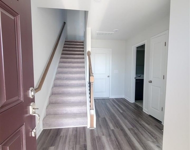 6004 Giddings Street - Photo Thumbnail 2