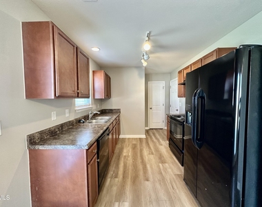4773 Queen Pierrette Street - Photo Thumbnail 7