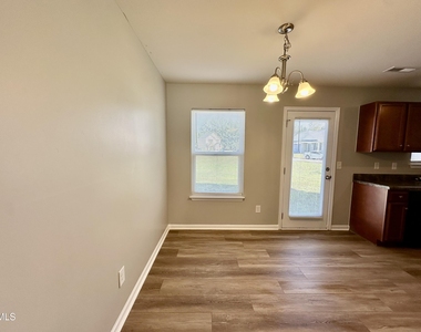 4773 Queen Pierrette Street - Photo Thumbnail 5