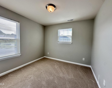 4773 Queen Pierrette Street - Photo Thumbnail 14