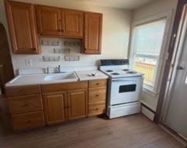 1910 Valley Road - Photo Thumbnail 6