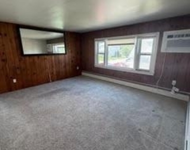 1910 Valley Road - Photo Thumbnail 7
