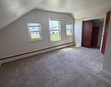 1910 Valley Road - Photo Thumbnail 11