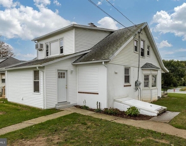1910 Valley Road - Photo Thumbnail 15