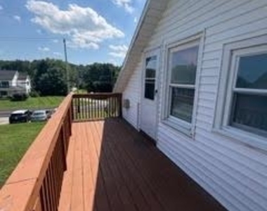 1910 Valley Road - Photo Thumbnail 3