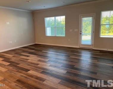 4913 Oolite Street - Photo Thumbnail 3