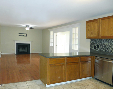 117 Charlesberry Lane - Photo Thumbnail 10