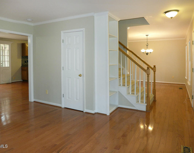 117 Charlesberry Lane - Photo Thumbnail 5