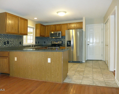 117 Charlesberry Lane - Photo Thumbnail 13