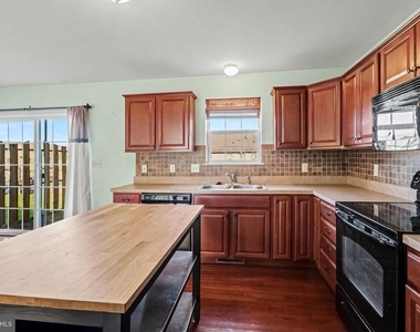 6205 Galleon Drive - Photo Thumbnail 12