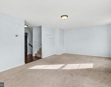 6205 Galleon Drive - Photo Thumbnail 7