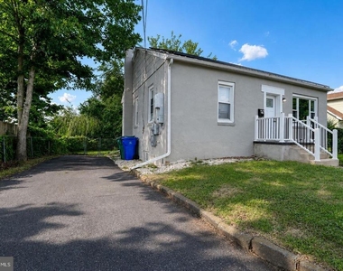 1315 Main Avenue - Photo Thumbnail 2