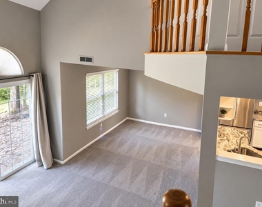 23 Laurel Circle - Photo Thumbnail 7