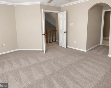 23 Laurel Circle - Photo Thumbnail 11