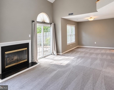 23 Laurel Circle - Photo Thumbnail 5