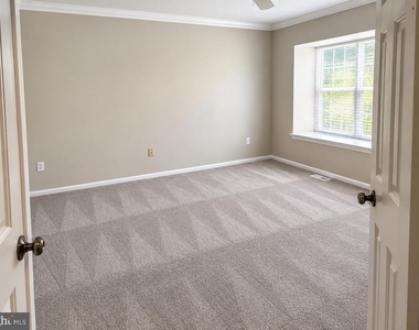 23 Laurel Circle - Photo Thumbnail 9