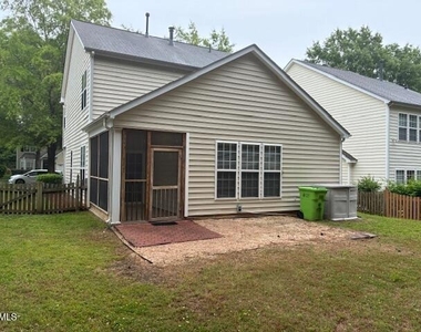 8211 Shadow Stone Court - Photo Thumbnail 17