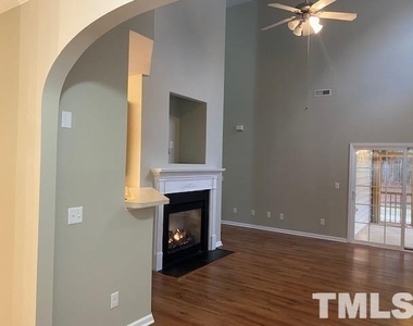 8211 Shadow Stone Court - Photo Thumbnail 4