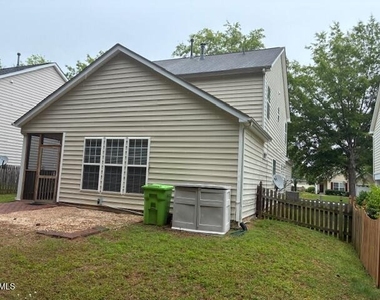 8211 Shadow Stone Court - Photo Thumbnail 18